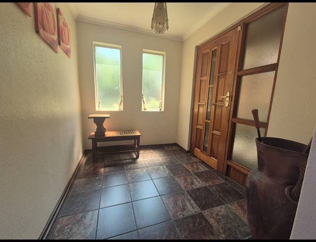 3 BEDROOM HOUSE FOR SALE IN THREE RIVERS EAST